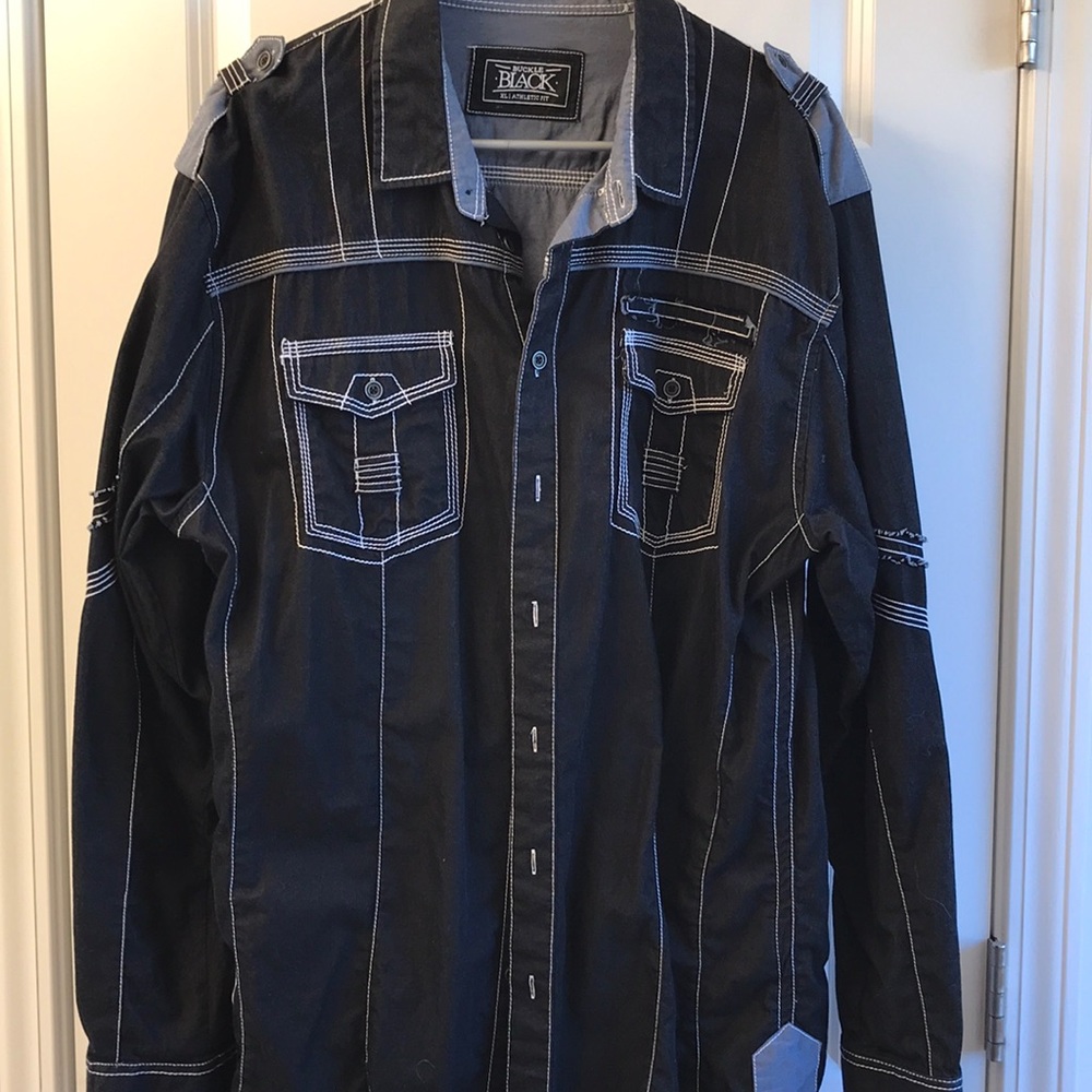 Buckle black shirt